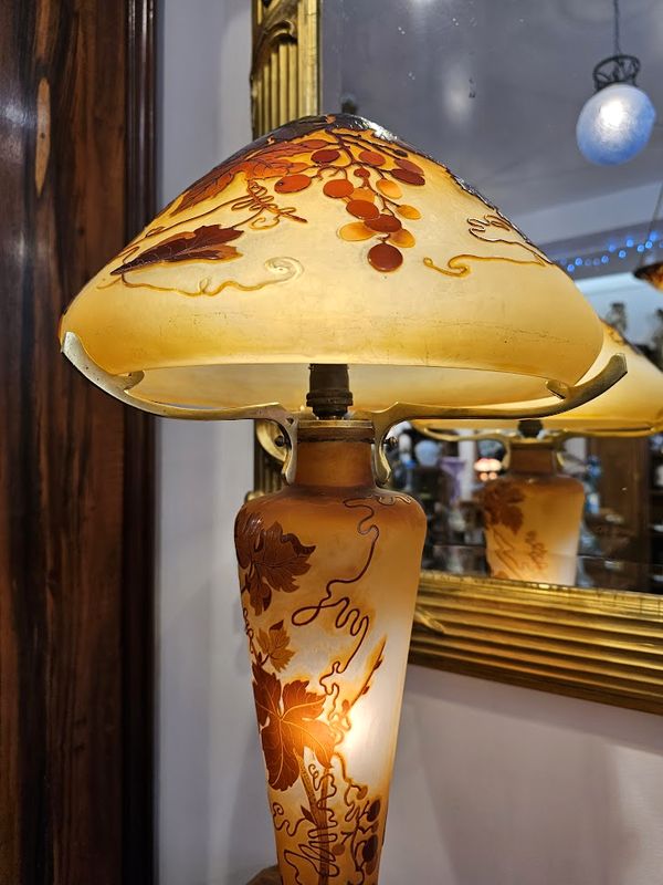 Emile Gallé Grande Lampe Champignon “Aux Raisins” Antiquités Art Nouveau