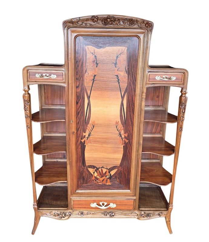 Louis Majorelle Cabinet de Collectionneur “Chèvrefeuille et Digitales”